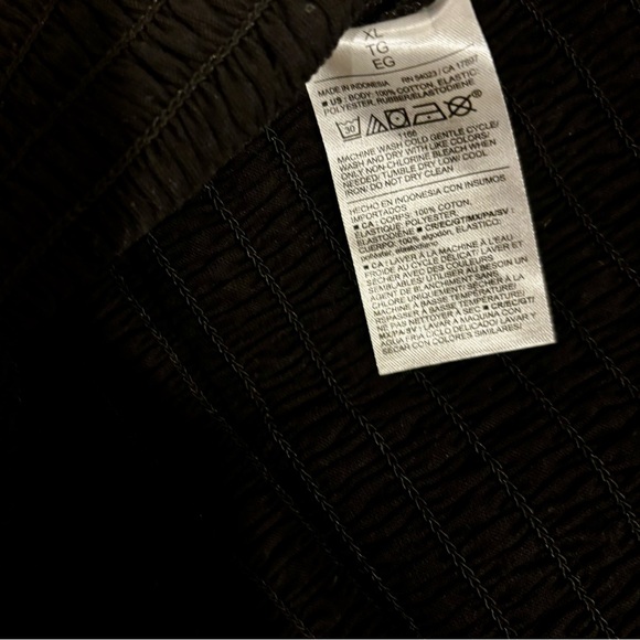 Old Navy Women’s XL Black Smocked Flutter Sleeve Top NWT - Picture 6 of 8